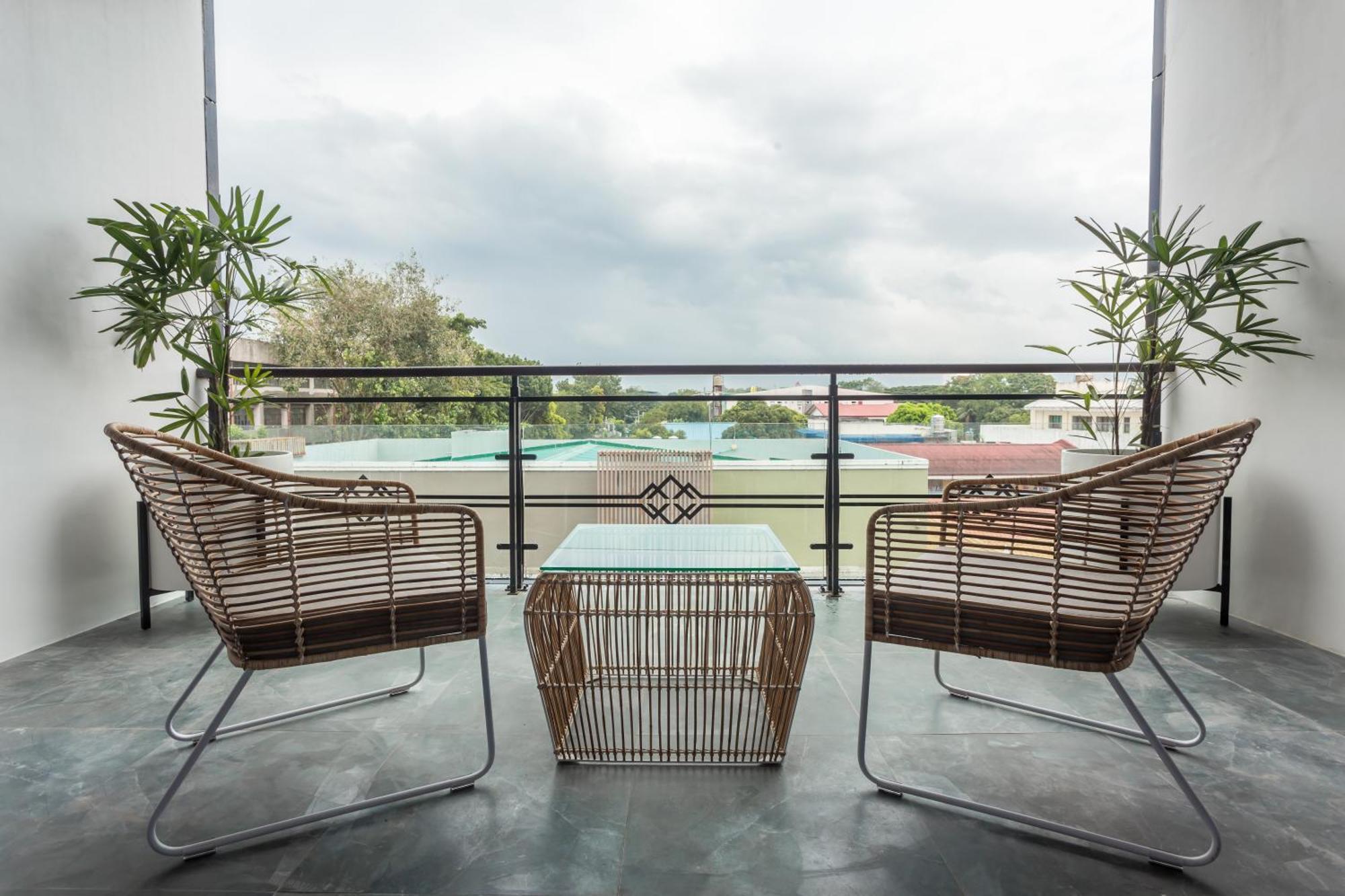 Stonehill Suites 바콜로드 외부 사진