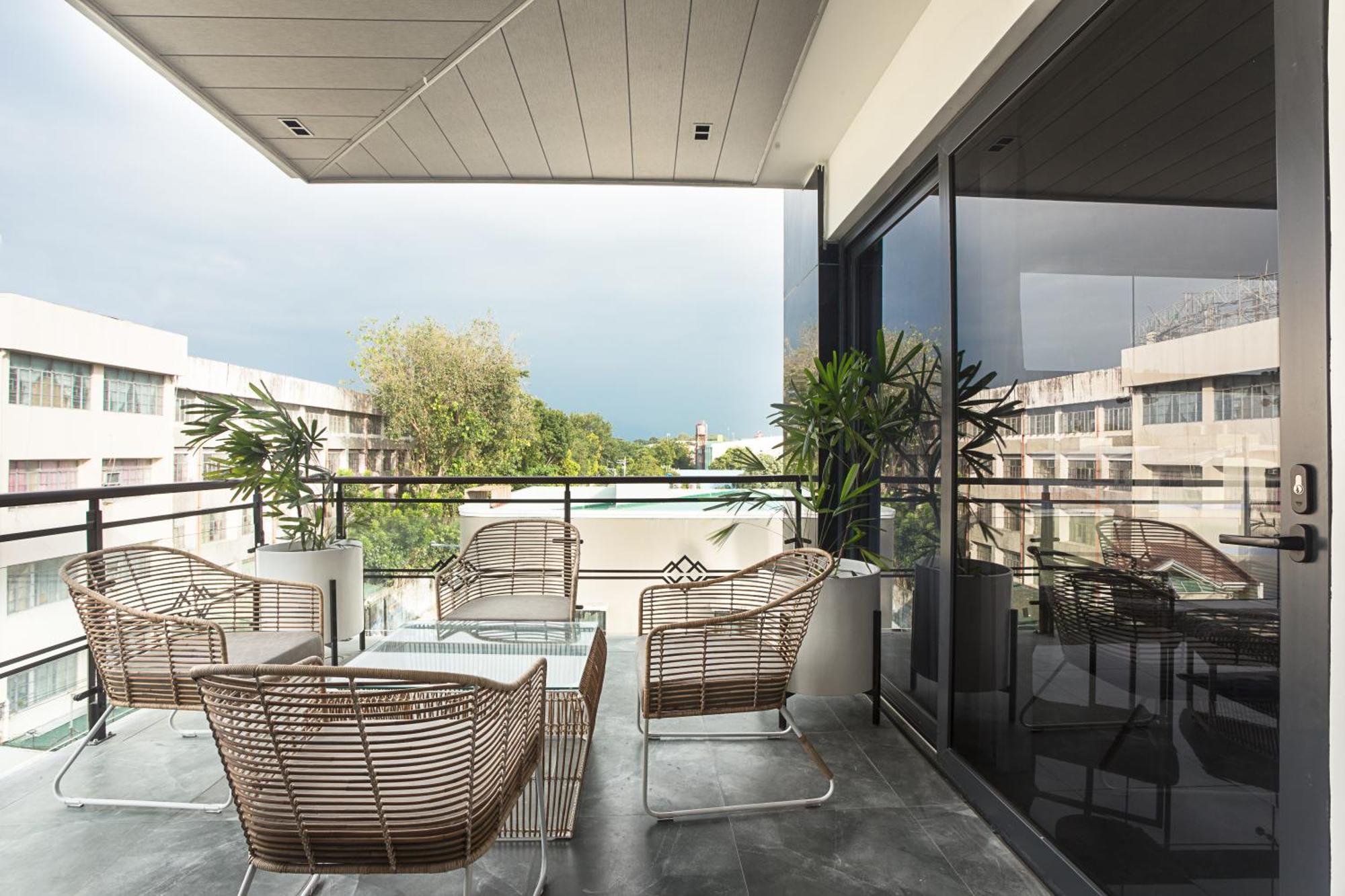 Stonehill Suites 바콜로드 외부 사진